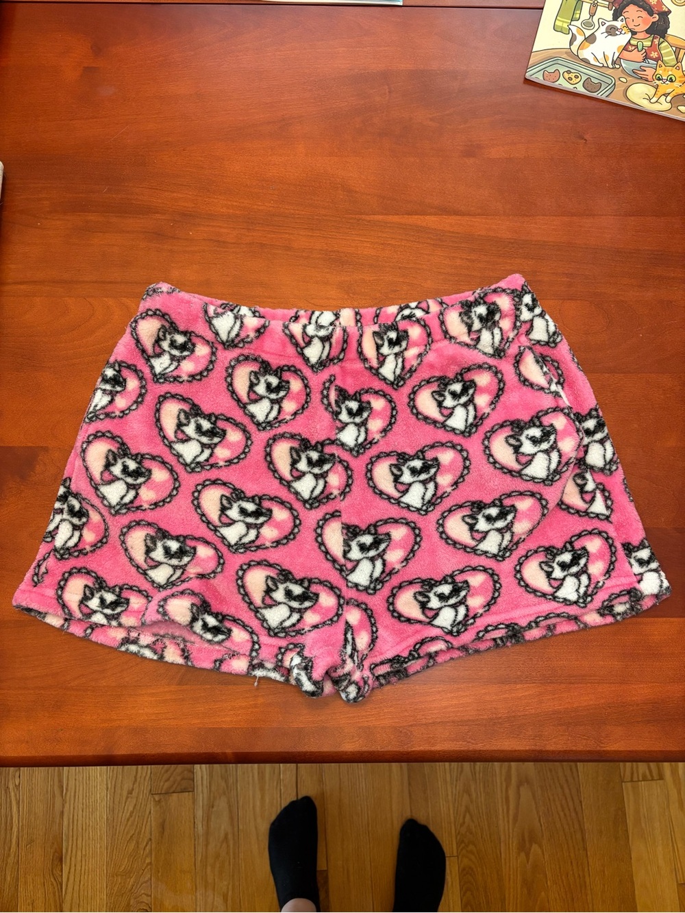 Pink Heart Marie cat Plush Women's Shorts